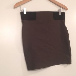 Urban Behavior skirt size Lg (brownish/green)